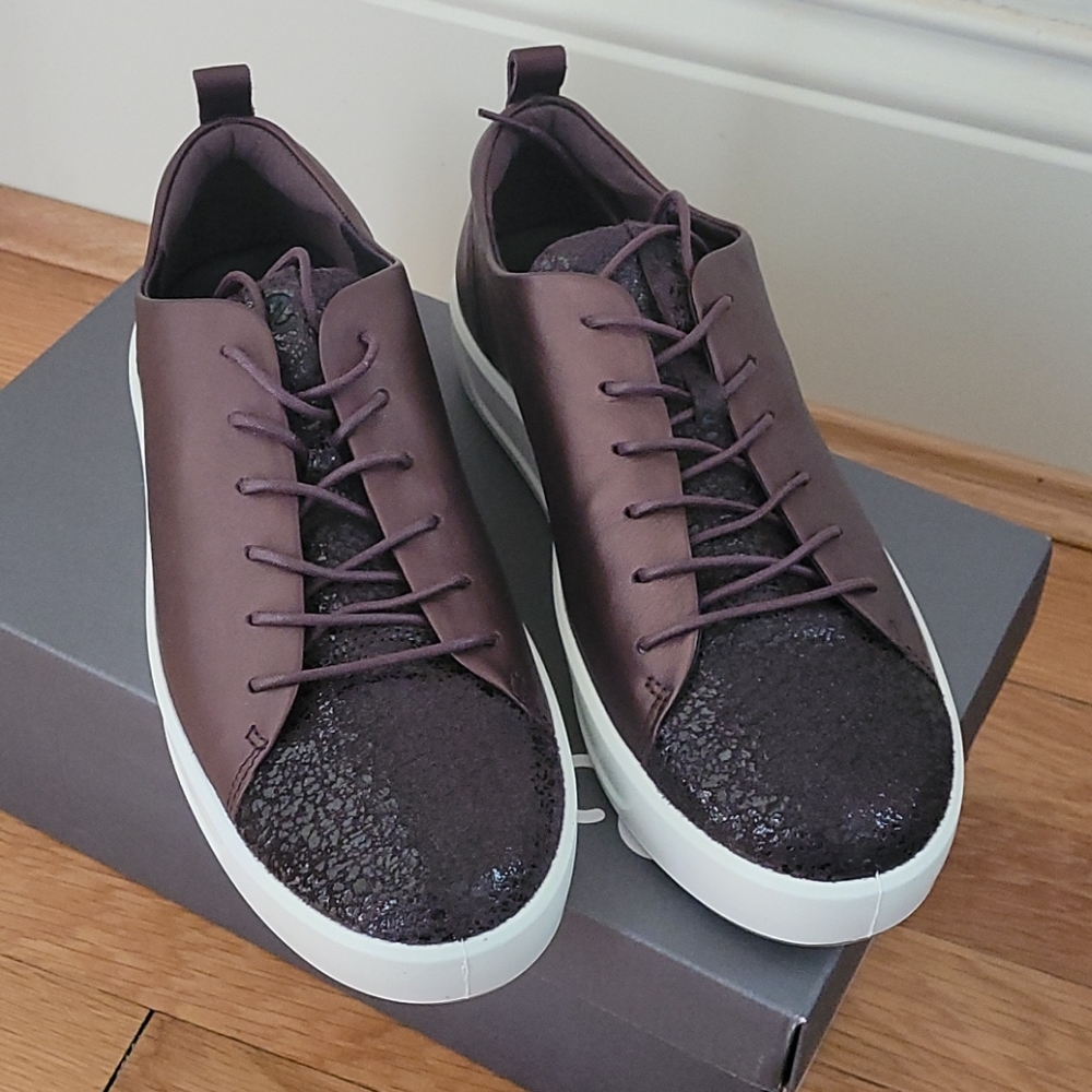 Ecco Sneakers
